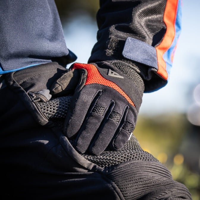 Cómo elegir los guantes de moto para viajar